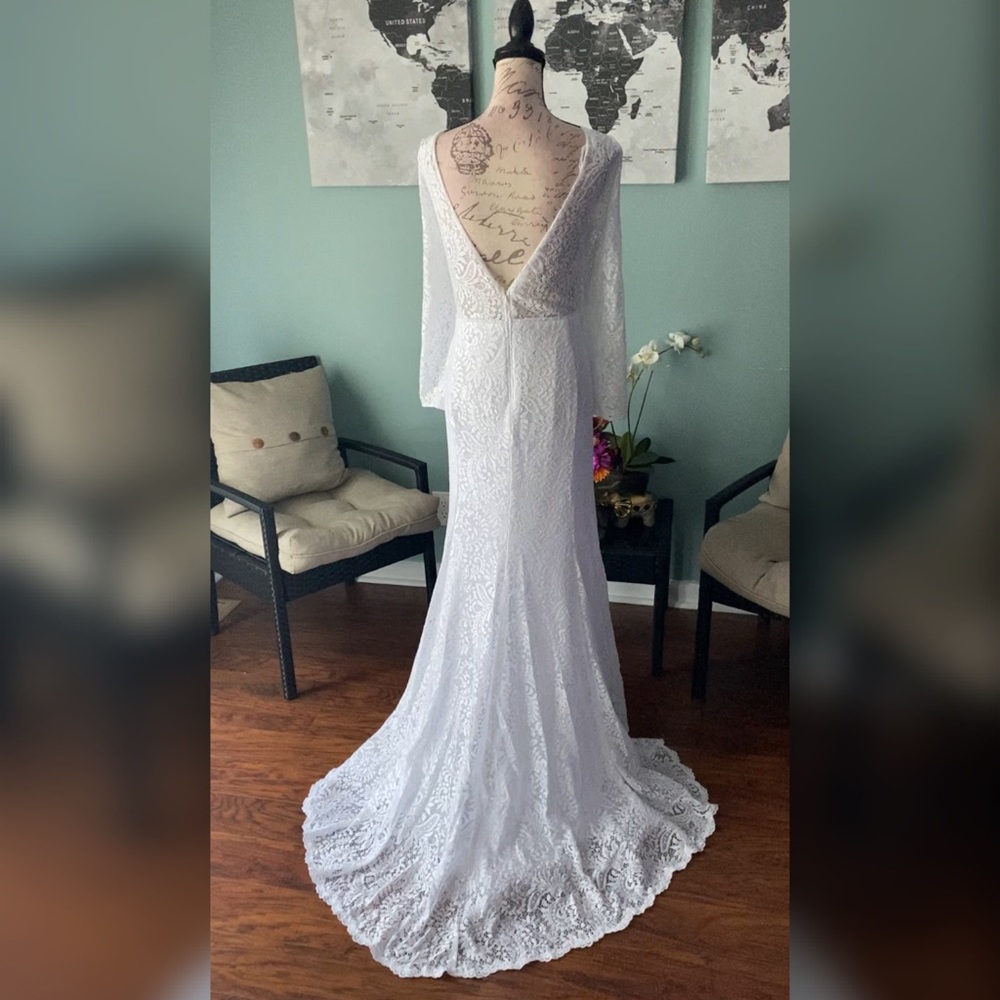 NWT simple lace long sleeve wedding dress, reception dress, or elopement dress